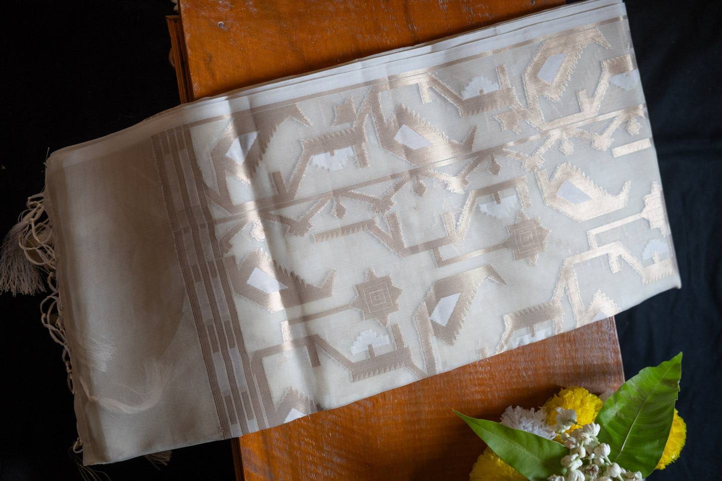 Swetambari - Dhakai Muslin Saree