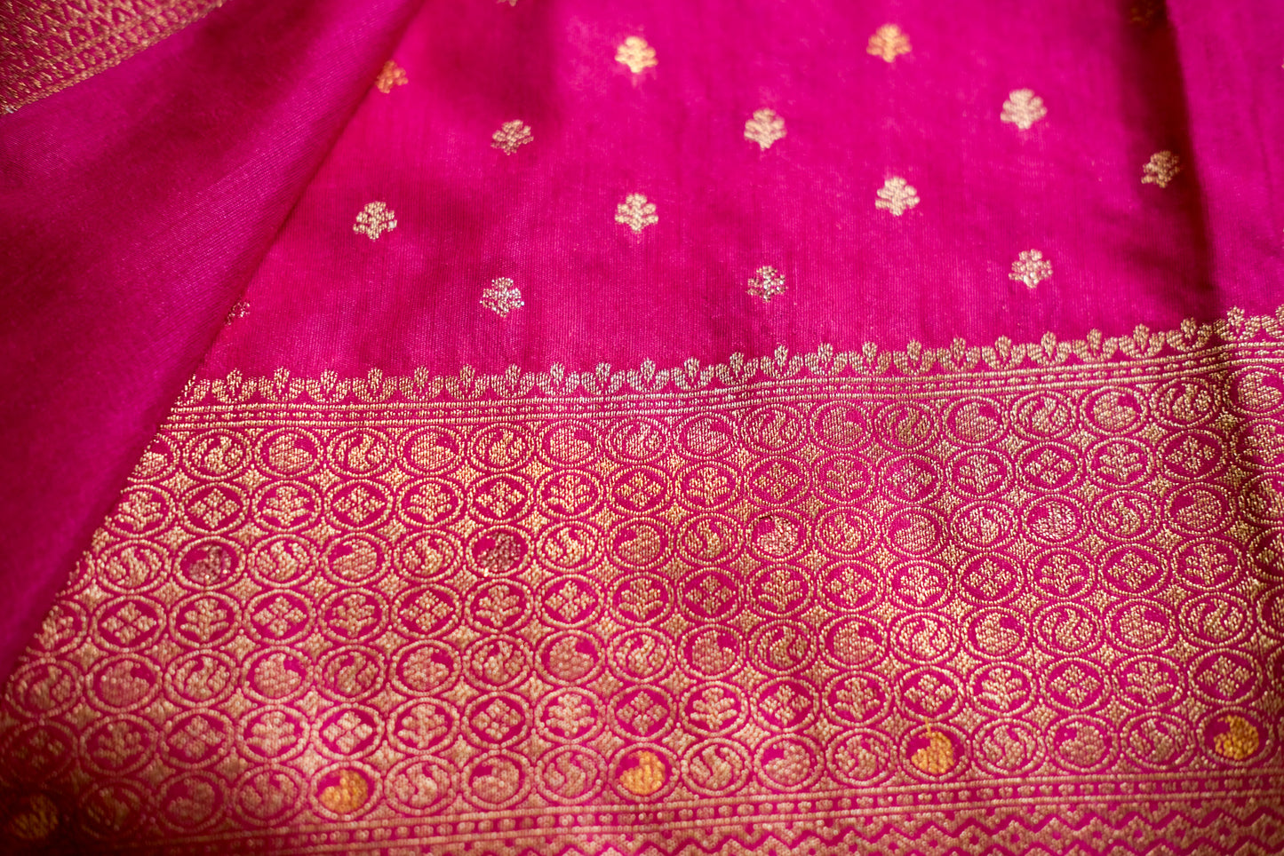 Gulabi Soundarya- Mirpur katan Saree